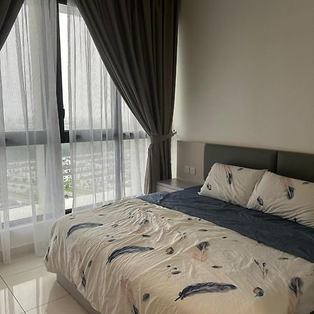 Eco Nest 3 Bedroom Duplex Apartment Nusajaya  Exteriör bild